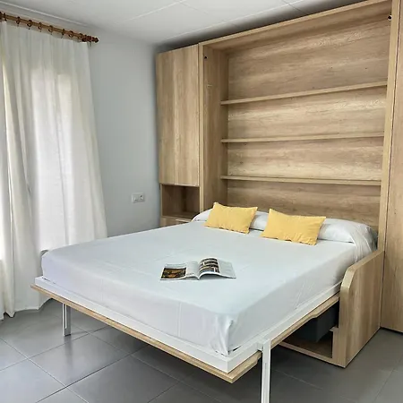 アパート Agi Arago ロザス