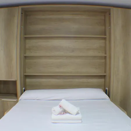 アパート Agi Arago ロザス